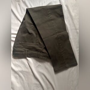 Lands’ End Olive Green 5 Pocket Chino Pants Travel 
Kit 35 Traditional Fit 36x29